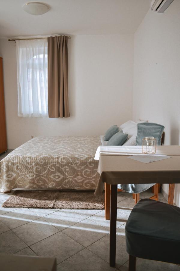 Garden House Vodice Apartment Luaran gambar